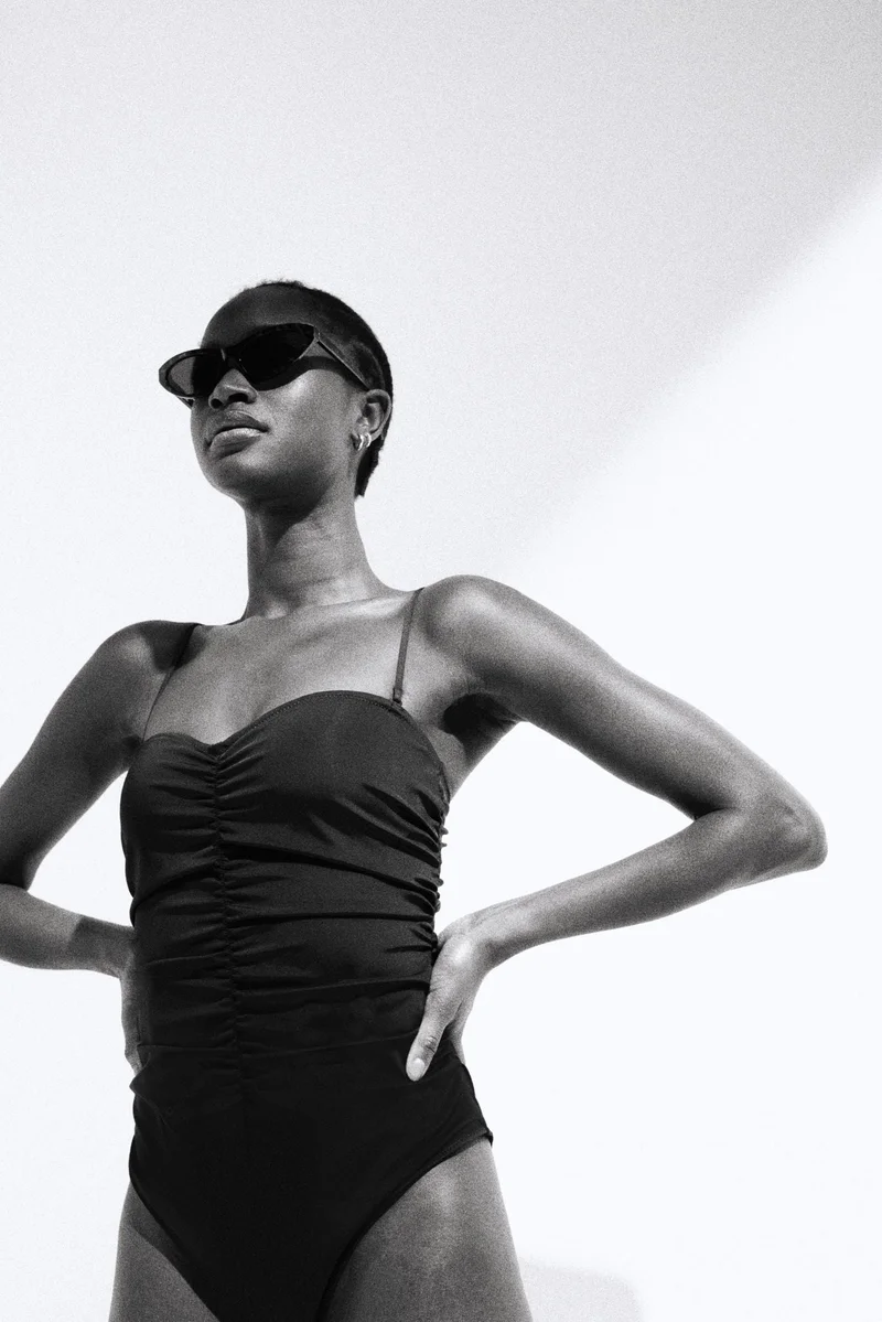 H&M Medium Shape Bandeau swimsuit